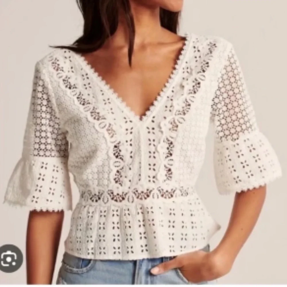 A&F crochet lace tie cropped top size XXS - Picture 2 of 6